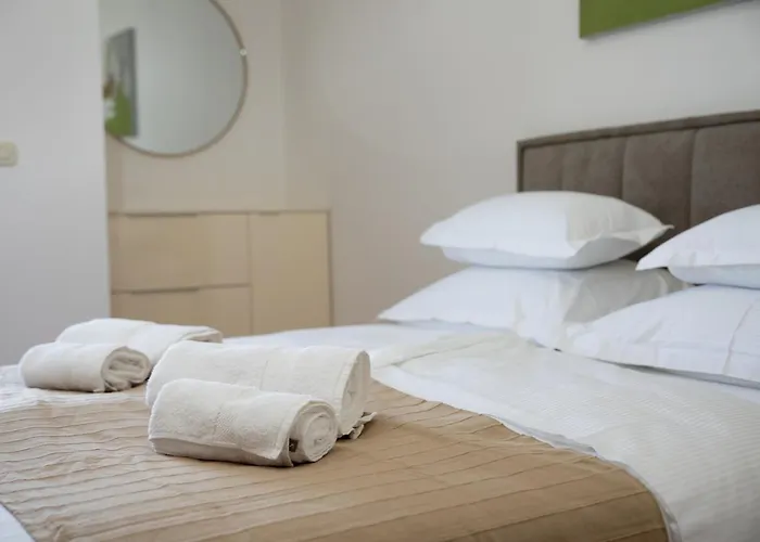 Apartment Fluid- Free Parking *