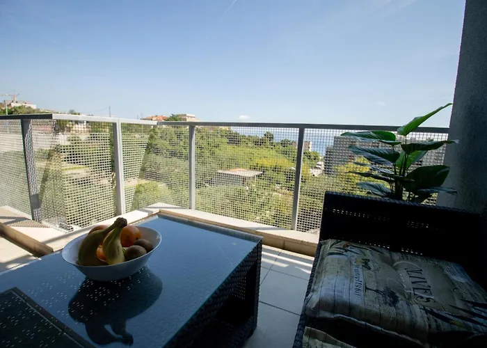 Apartment Fluid- Free Parking *