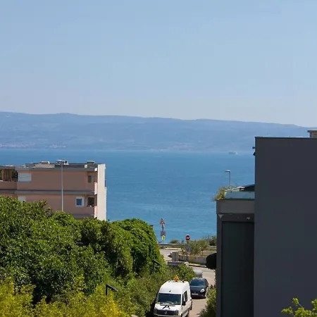 Fluid- Free Parking شقة *