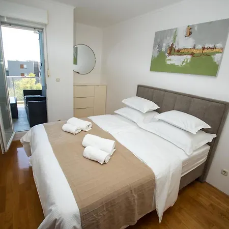 Fluid- Free Parking * سبليت