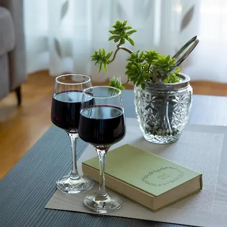 Fluid- Free Parking شقة