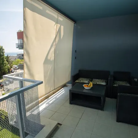 Fluid- Free Parking 아파트 *